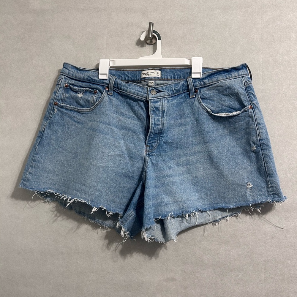 Abercrombie & Fitch The 90's Baggy Short Low Rise Jean Shorts 35/20 raw hem